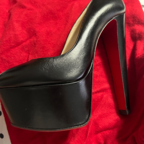 Size 38 Christian Louboutin - Picture 4 of 5